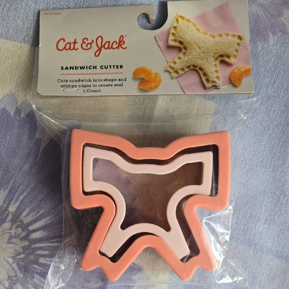 Cat & Jack Bow-Shaped Sandwich Cutter Set in Pink and Peach